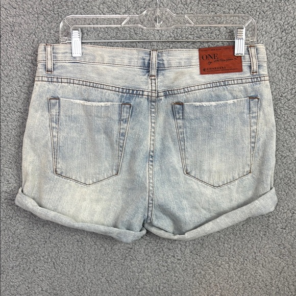 One by One Teaspoon Charges Sz 27 Relax Fit Med Rise Denim Women's Shorts - Picture 5 of 9